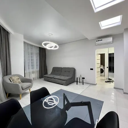 44 Pearl Stylish 1-bedroom Apartman Odessza