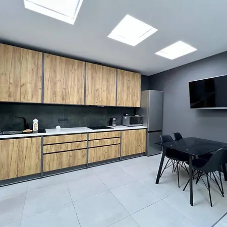 44 Pearl Stylish 1-bedroom *